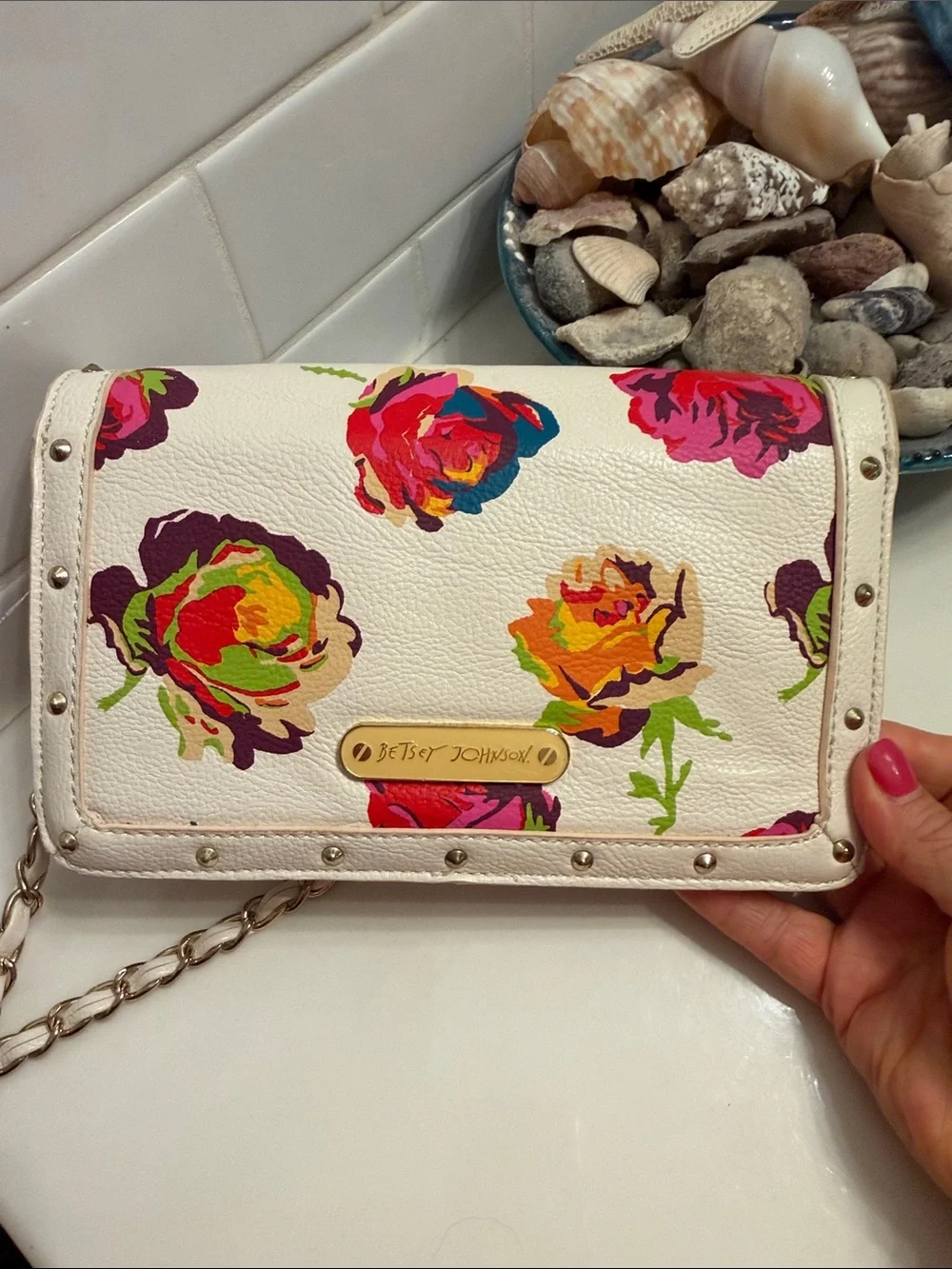 Betsey Johnson White Floral Crossbody with Gold Chain - Picture 7 of 7